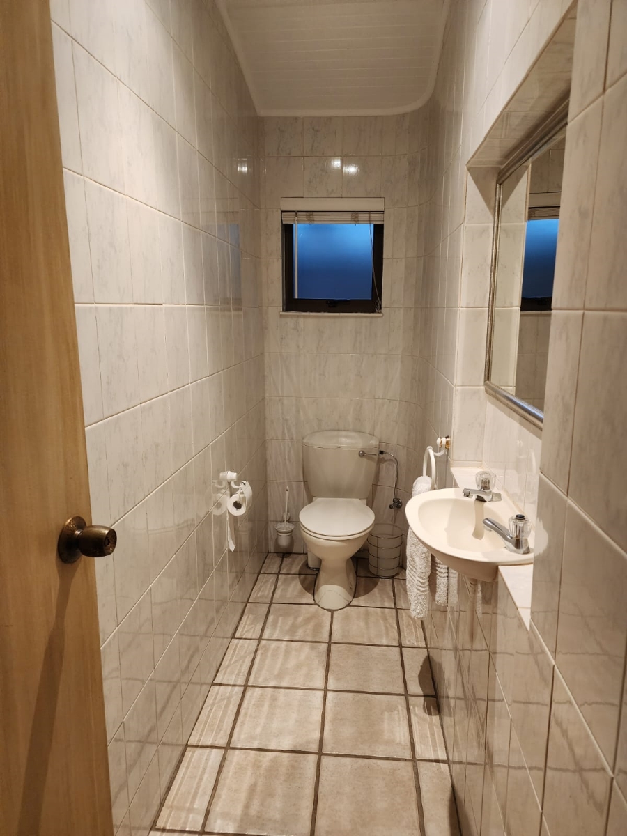 4 Bedroom Property for Sale in Ifafi North West